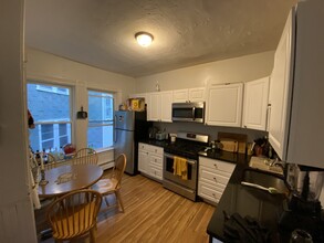 82 Hillside St, Unit Hillside in Boston, MA - Foto de edificio - Building Photo