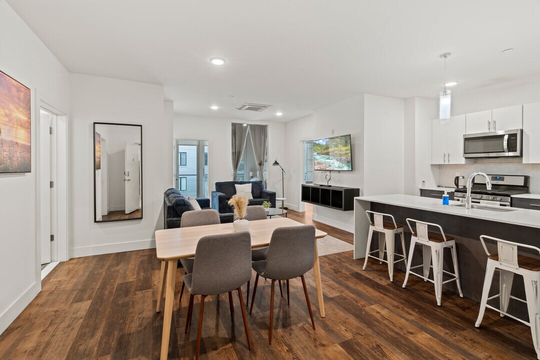 120333 Germantown Ave in Philadelphia, PA - Building Photo