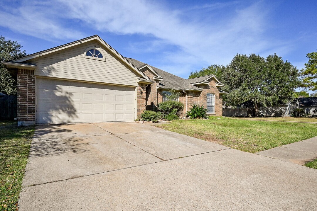 22602 Willhanna Dr in Katy, TX - Foto de edificio