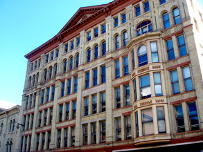 City Hall Square Apartments in Milwaukee, WI - Building Photo - Building Photo