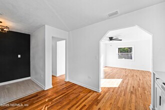 2389 Hilly Rd in Jacksonville, FL - Building Photo - Building Photo