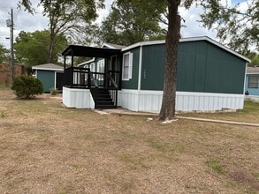 1403 Darold Dr in Austin, TX - Building Photo - Building Photo