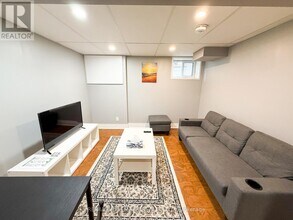 20 Bayard Ave in Toronto, ON - Building Photo - Building Photo