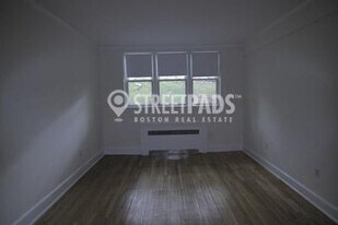 75 Kilsyth Rd in Boston, MA - Building Photo