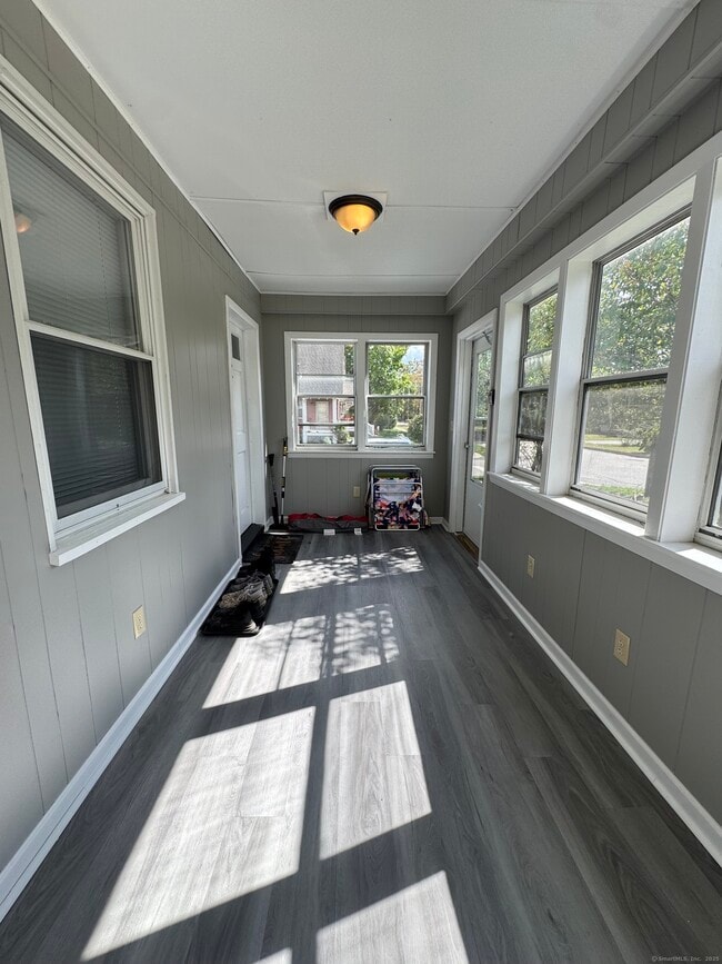 54 Litchfield Ave in Killingly, CT - Building Photo - Building Photo