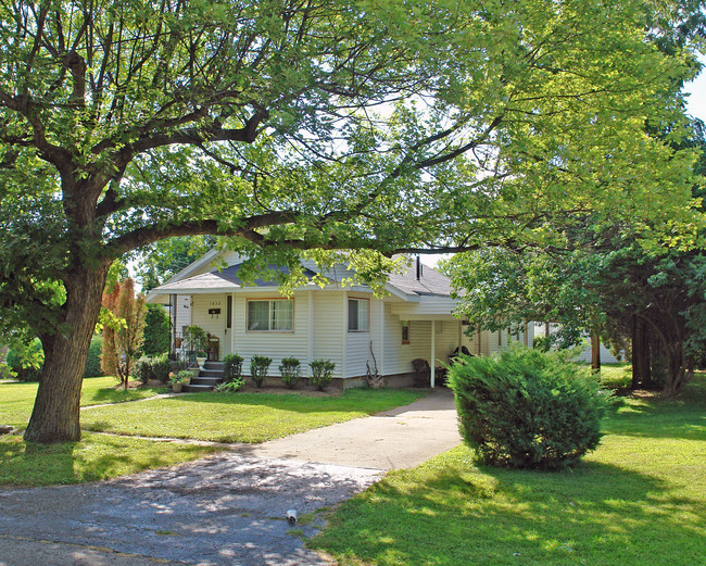 1830-1838 Roslyn Ave in Dayton, OH - Building Photo - Building Photo