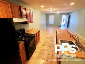 2504 Oldknow Dr in Atlanta, GA - Building Photo