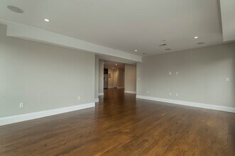 303 D St, Unit 1 in Boston, MA - Building Photo - Building Photo