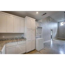 709 Maple St in Commerce, TX - Foto de edificio - Building Photo