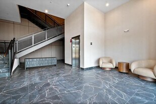 728 Waukegan Rd in Deerfield, IL - Building Photo