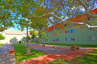 Western Winds (Senior Housing) in Tucson, AZ - Building Photo - Building Photo