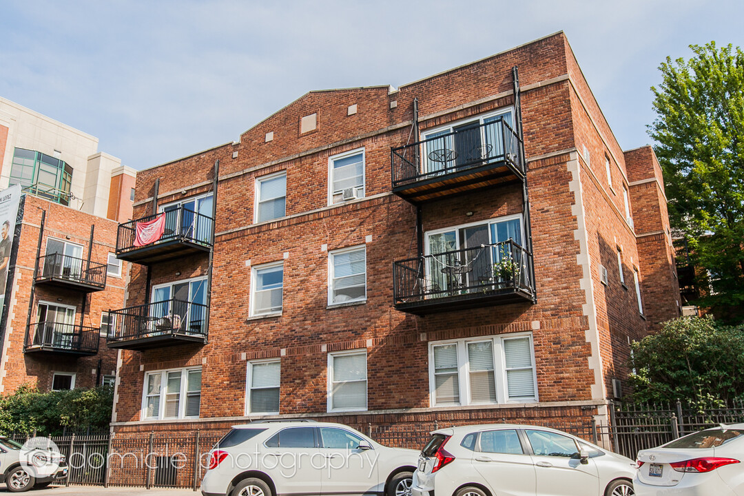509 W Deming Pl in Chicago, IL - Building Photo