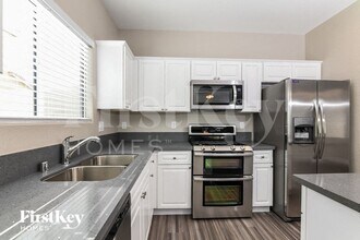 934 E Shady Charmer Ave in Henderson, NV - Building Photo - Building Photo