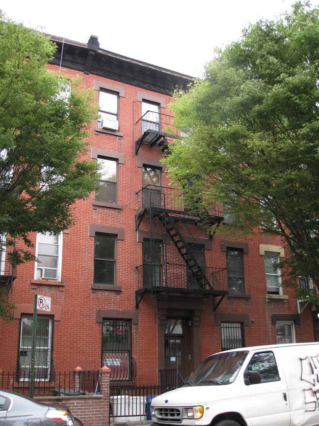 577 Warren St in Brooklyn, NY - Foto de edificio - Building Photo