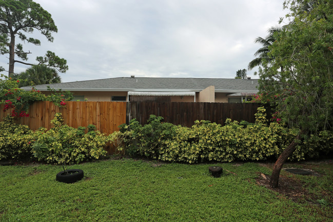 4280-4286 Vermont Ave in Lake Worth, FL - Building Photo - Building Photo