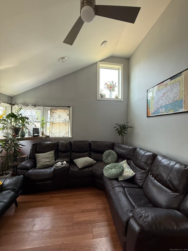 210 McKinley Ave in Stratford, CT - Building Photo - Building Photo
