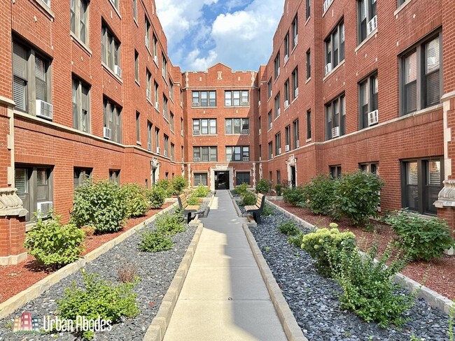 3937 N Janssen Ave, Unit A09C