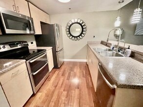 425 W Beech, Unit 504 in San Diego, CA - Foto de edificio - Building Photo