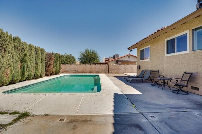 864 E Eldorado Ln in Las Vegas, NV - Building Photo - Building Photo