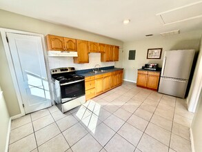 1843 Hubbard St, Unit 1839 in Jacksonville, FL - Foto de edificio - Building Photo