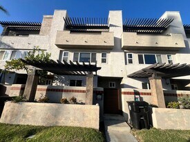 541 Burchett St in Glendale, CA - Building Photo