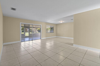 749 SW Longleaf Pl in Port St. Lucie, FL - Building Photo - Building Photo