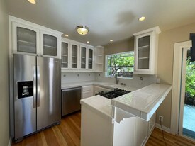 36 Finger Ave in Redwood City, CA - Building Photo