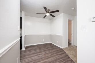 Loper Commons in Shelbyville, IN - Foto de edificio - Interior Photo