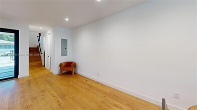 353 NW 50th St in Miami, FL - Building Photo - Building Photo