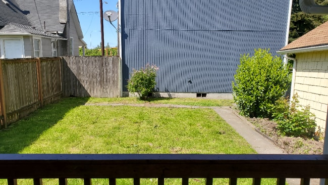 551 S Sullivan St in Seattle, WA - Foto de edificio - Building Photo