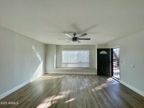 8226 E Sells Dr in Scottsdale, AZ - Foto de edificio - Building Photo