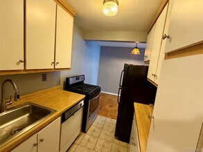 277 Bronx River Rd in Yonkers, NY - Building Photo - Building Photo