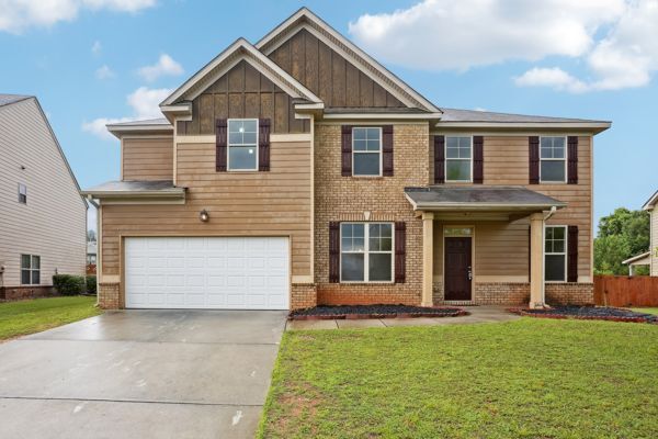 90 Oakwood Dr in Covington, GA - Building Photo - Building Photo