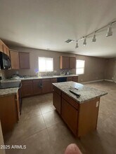 7311 W Midway Ave in Glendale, AZ - Building Photo - Building Photo