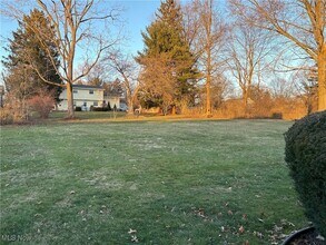 168 Valley View Dr in Wadsworth, OH - Building Photo - Building Photo