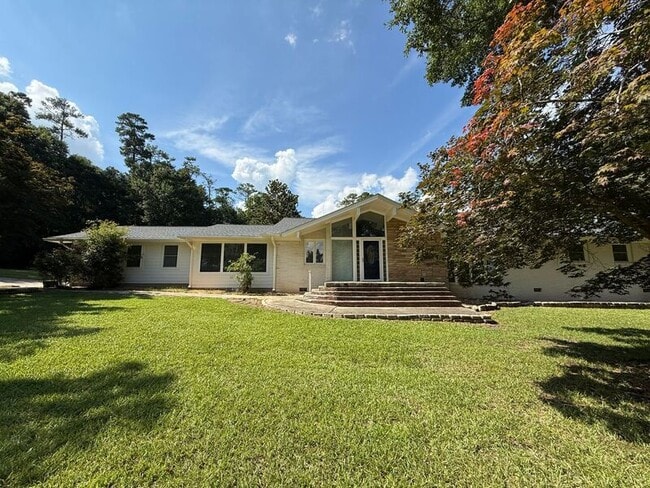 property at 5305 Castlebrook Dr