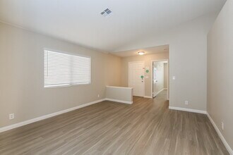 1922 Desert Sage Ave in North Las Vegas, NV - Building Photo - Building Photo