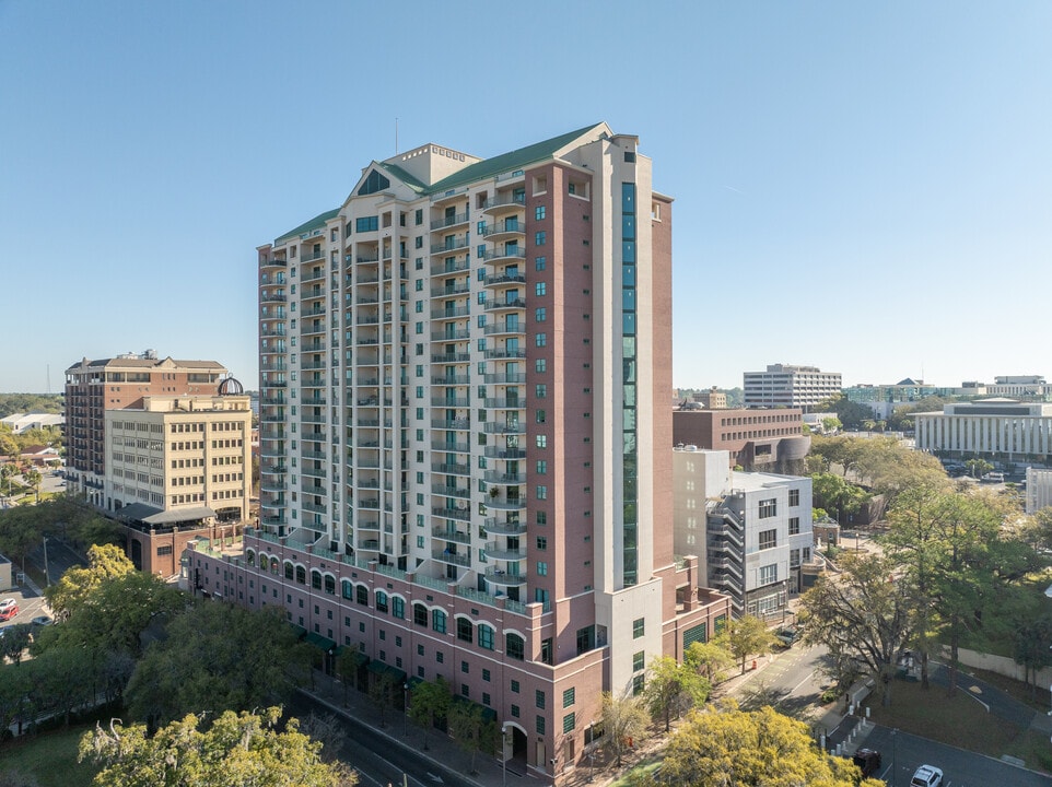 Plaza Tower in Tallahassee, FL - Building Photo