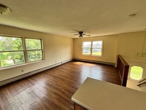 146 Old Amherst Rd in Sunderland, MA - Building Photo - Building Photo