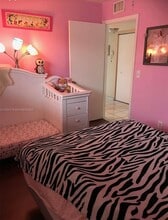 17000 NW 67th Ave in Hialeah, FL - Building Photo - Building Photo