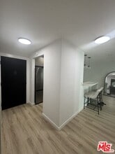 911 Kings Rd in West Hollywood, CA - Foto de edificio - Building Photo