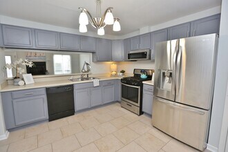 1519 Sword Dancer Dr in Virginia Beach, VA - Building Photo - Building Photo