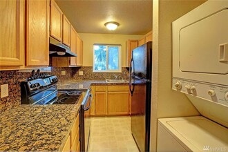 14344 Stone Ave N-Unit -25 in Seattle, WA - Building Photo - Building Photo