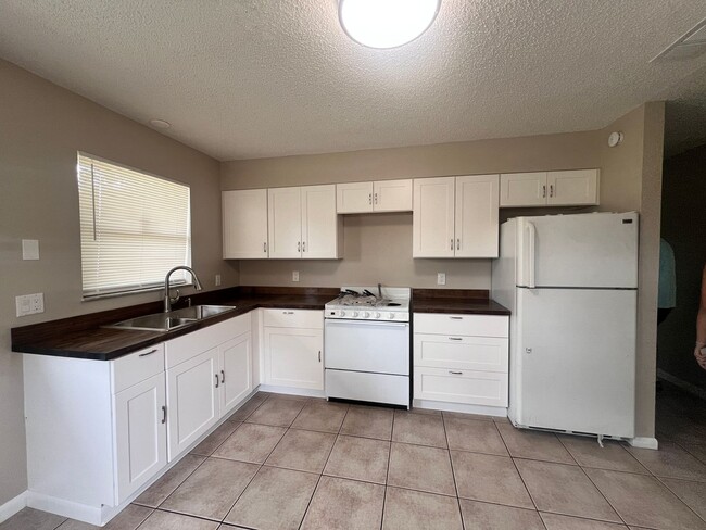 2207 S 34th St in Fort Pierce, FL - Building Photo - Building Photo