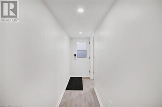 250 W 31st St in Hamilton, ON - Building Photo - Building Photo