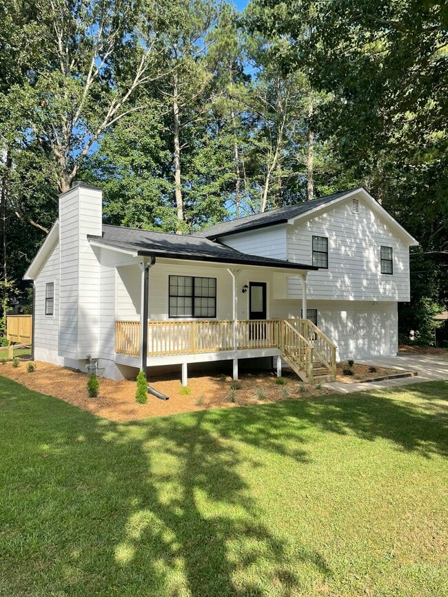 property at 2021 Sunsweet Ct NE