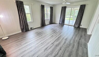 3825 East St in Skaneateles, NY - Building Photo - Building Photo