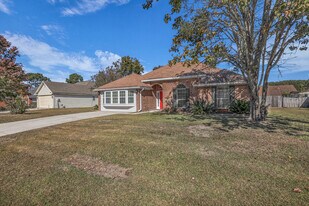 10 Chamois Ct in Pooler, GA - Building Photo