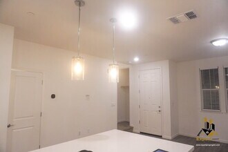 2939 Limoges Walk in Sacramento, CA - Building Photo - Building Photo