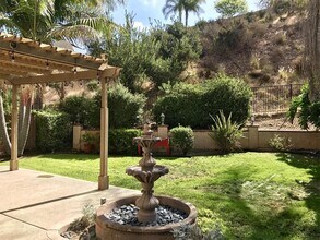 11869 Evergold St in San Diego, CA - Foto de edificio - Building Photo